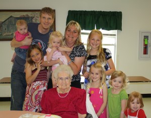 moms-98th-birthday-party-039-crop